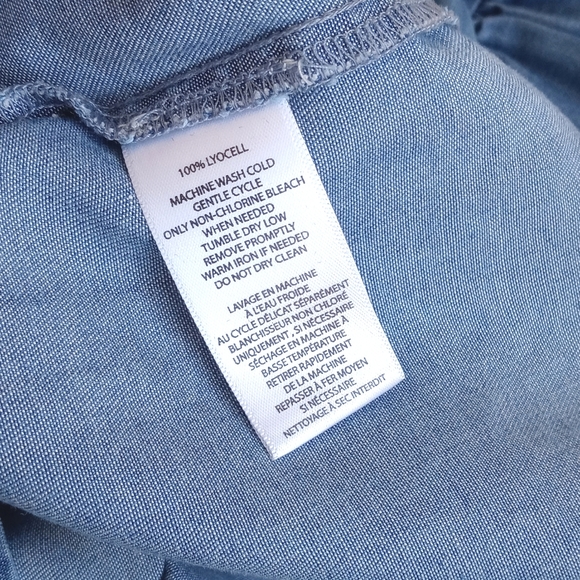 Beautiful Tiered Soft Chambray Blue Bell Sleeve  Lyocell Top S/P - Picture 4 of 8